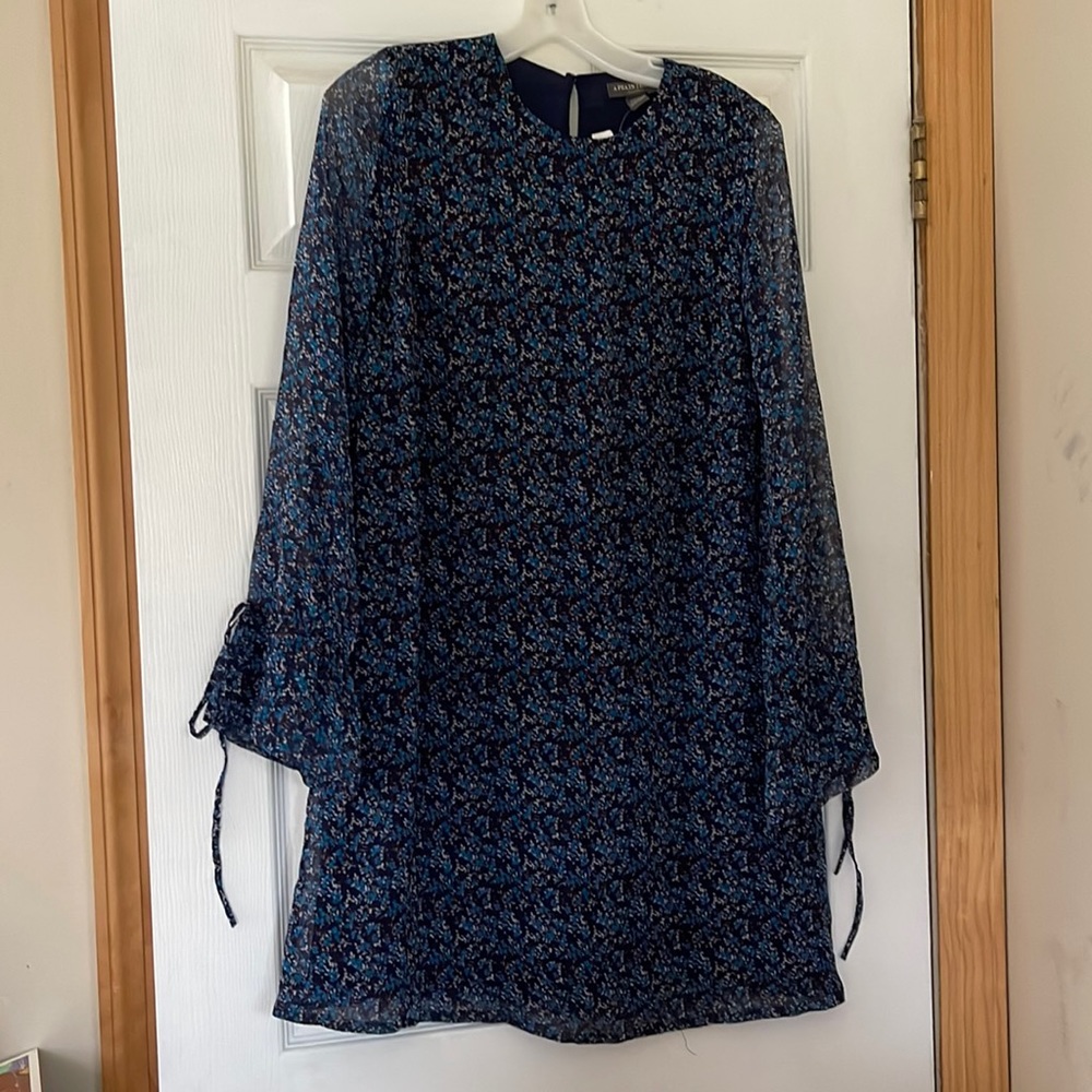 A Pea in the Pod maternity shift dress
